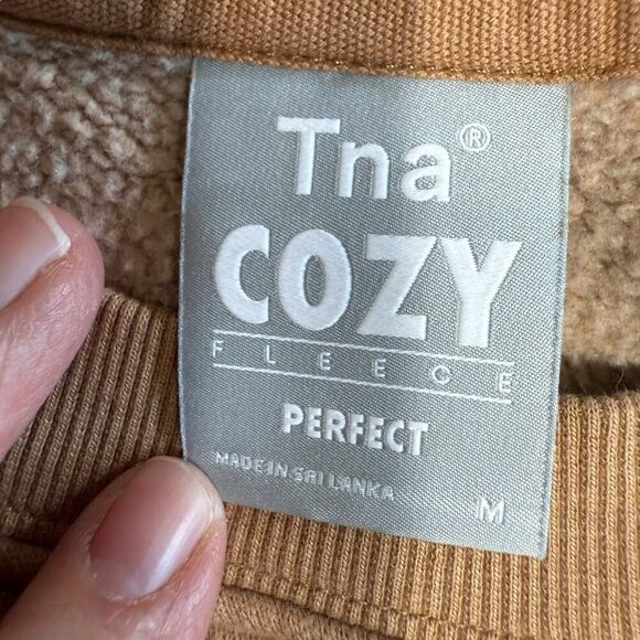 TNA Aritzia Cozy Fleece Perfect Fit Hoodie Sweatshirt Women M Beige Pullover - Picture 6 of 11